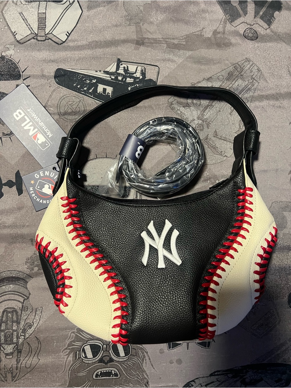 MLB New York Yankees Black & Cream Baseball-Stitch Shoulder Bag/ Crossbody